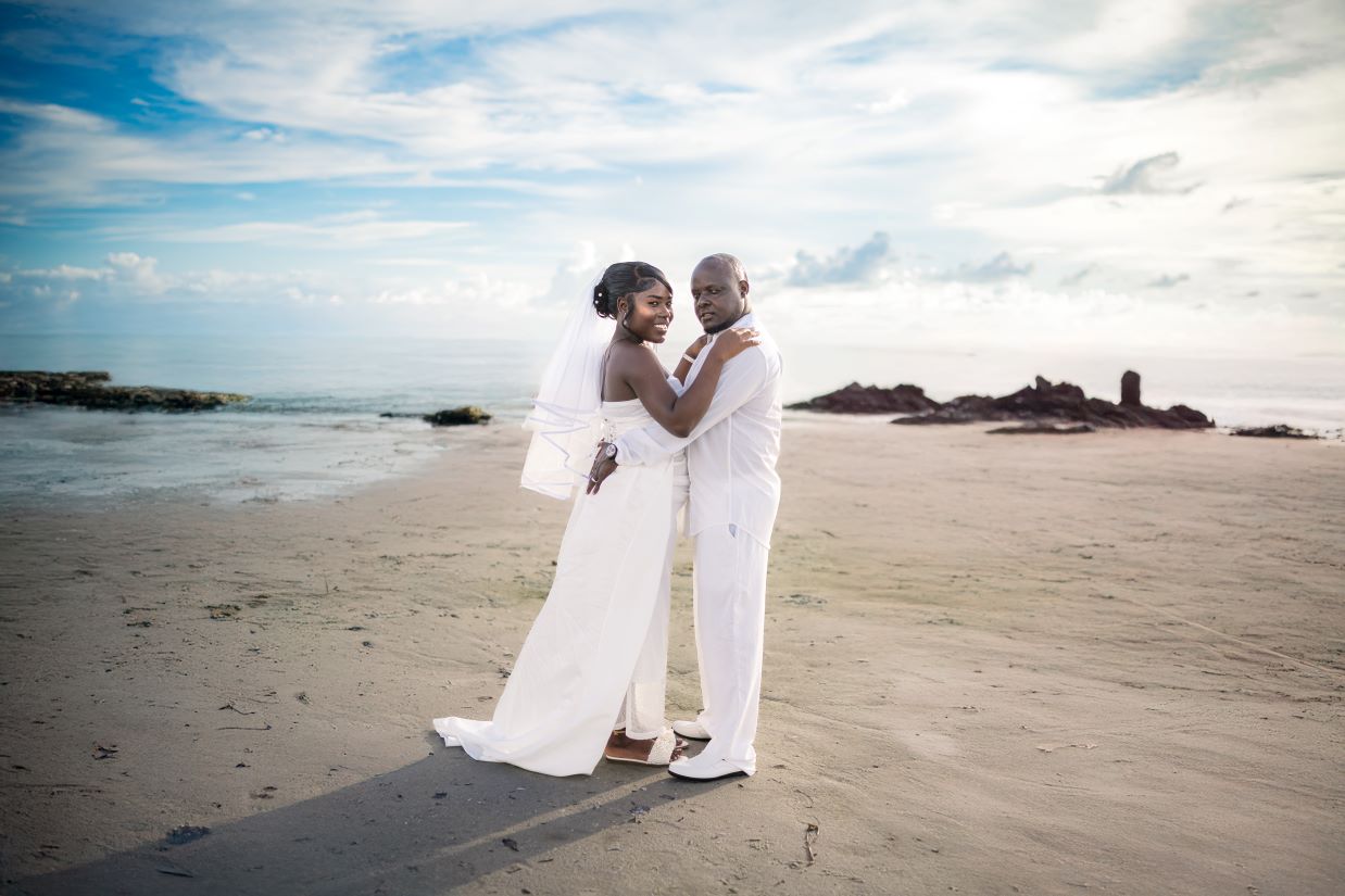 Wedding portraits at Indian Rocks Beach by Tom Matthew Photography